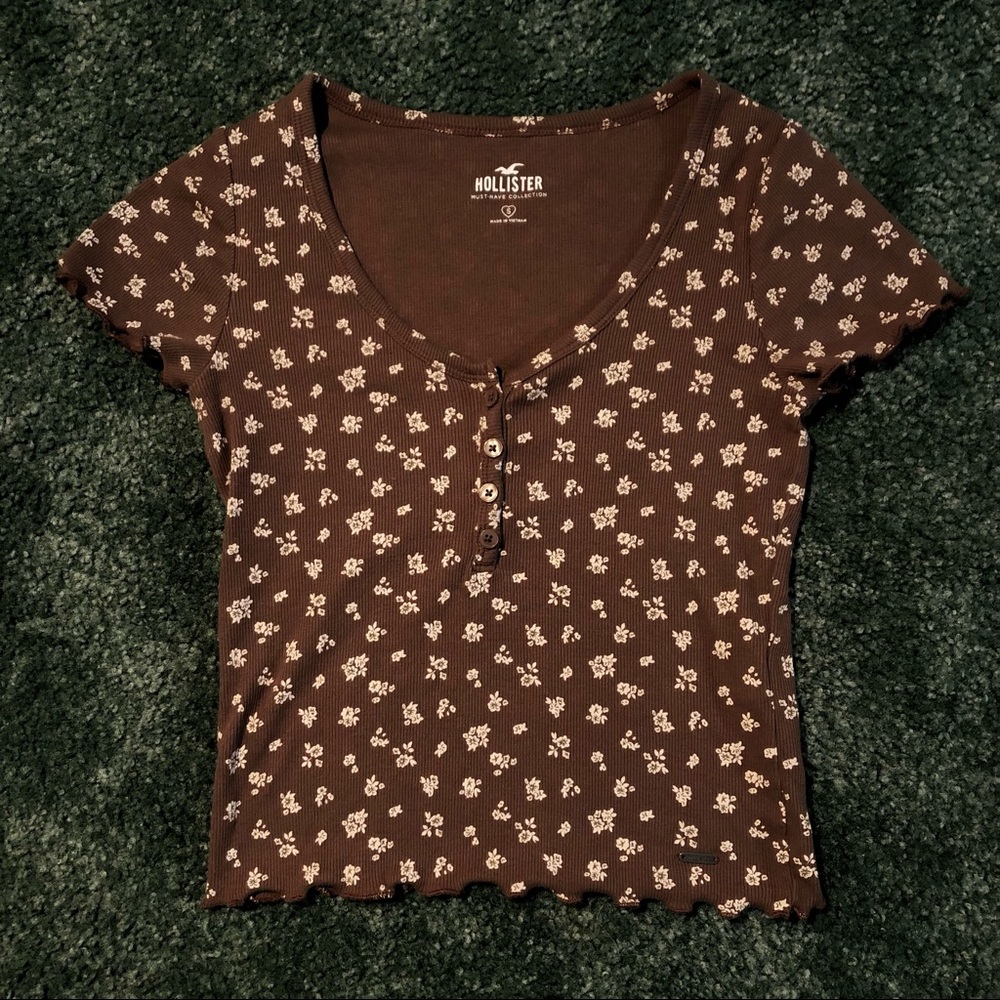 brown floral top with buttons that open